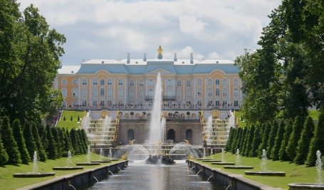 Вид на Большой каскад фонтанов в Петергофе – сборные туры в Санкт-Петербург от 16320 рублей