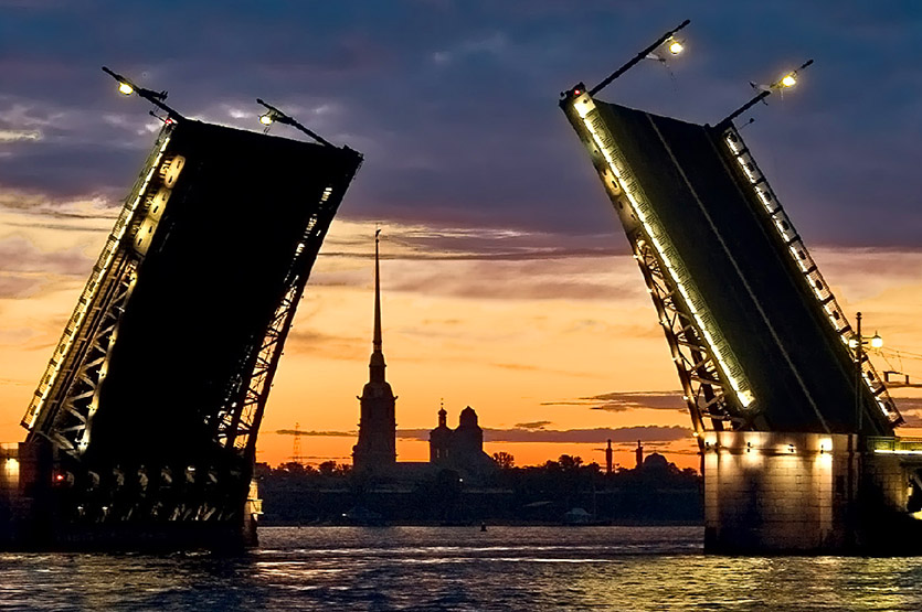 Развод мостов в Петербурге