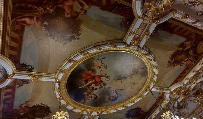 Белый зал – дворцы и особняки от 2350 рублей