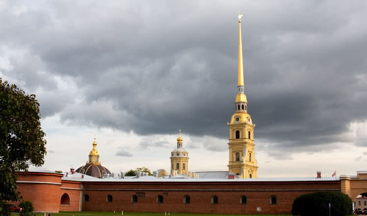 В Петербург с детьми Лайт! с понедельника – тур в СПб от 17220 рублей Photo by Elina Sitnikova on Uplash