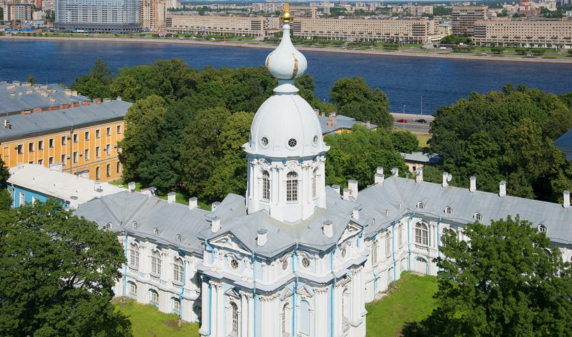 Вид на Свердловскую набережную – сборные экскурсии для школьников в Санкт-Петербурге от 650 рублей