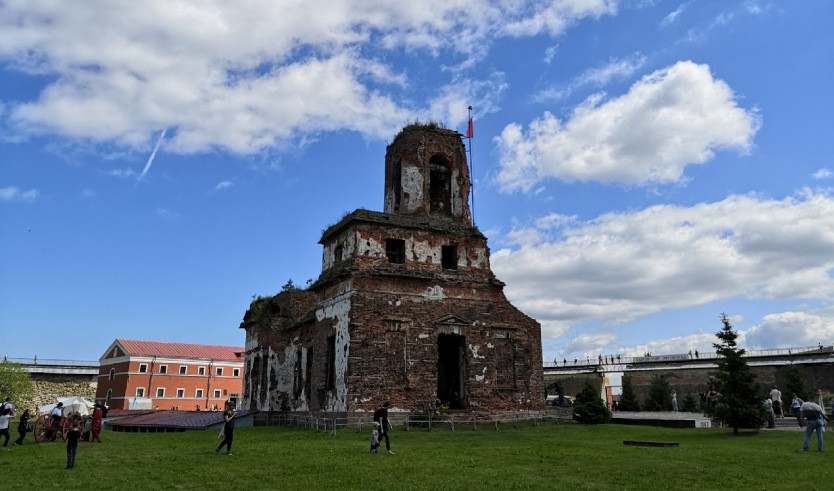 Крепость Орешек – водные экскурсии по рекам и каналам от 3600 рублей