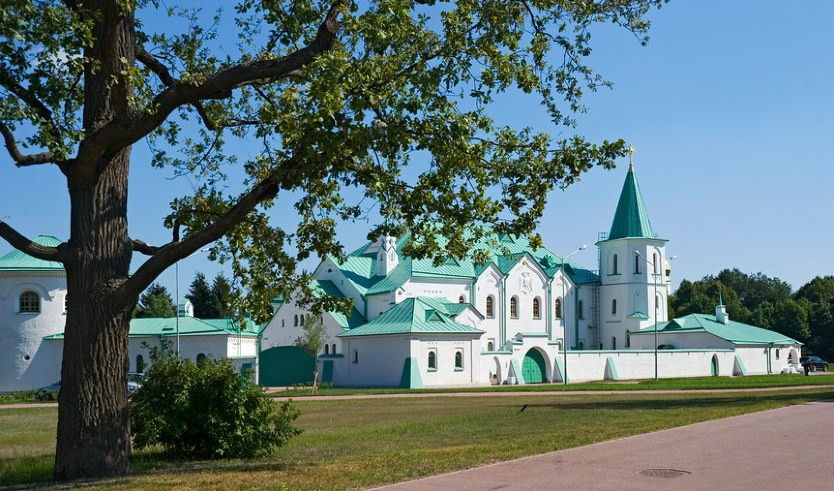 Прогулка по Александровскому парку в Царском селе – загородные экскурсии от 990 рублей
