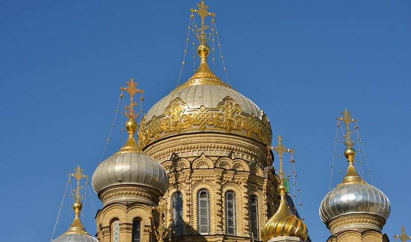 Купола храма Успения Пресвятой Богородицы – интерьерные экскурсии от 800 рублей