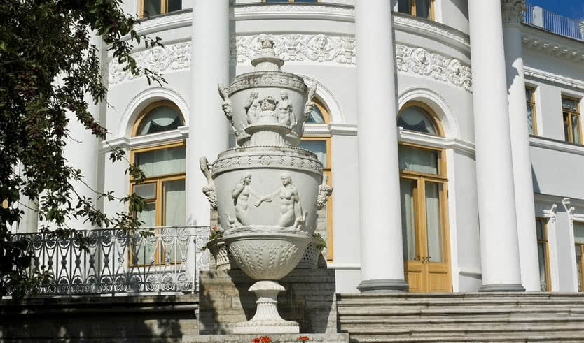 Фрагмент Елагиноостровского дворца – мастер-классы для школьников от 700 рублей