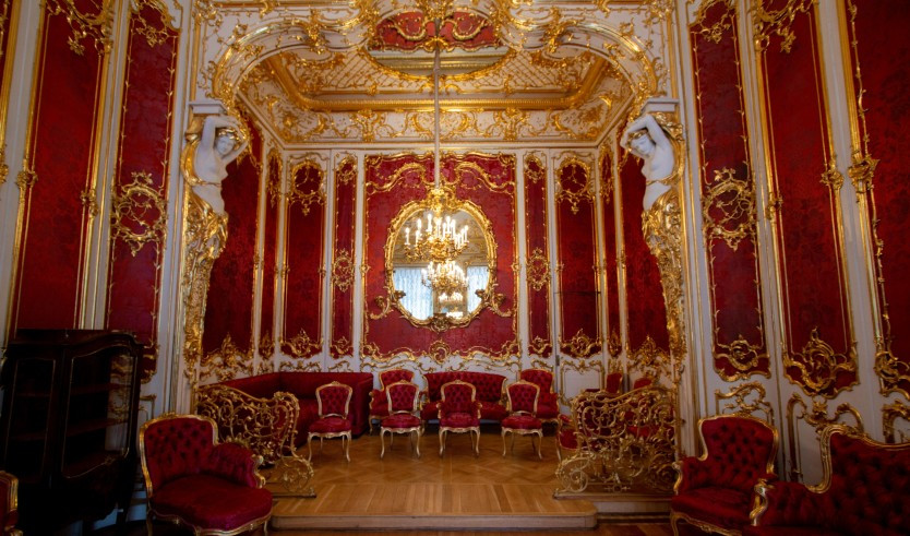 Серебряное ожерелье России (Санкт-Петербург + Псков) – туры в Санкт-Петербург