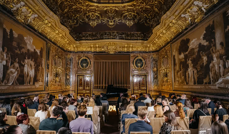 Гости мероприятия – дворцы и особняки от 2500 рублей