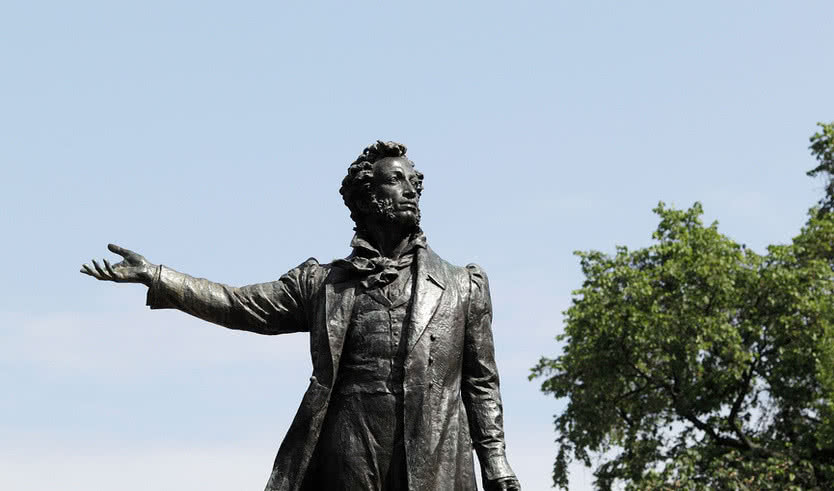 От первого до последнего дома А.С. Пушкина в Петербурге (для школьных групп) — Экскурсии и программы для детей от 240 рублей