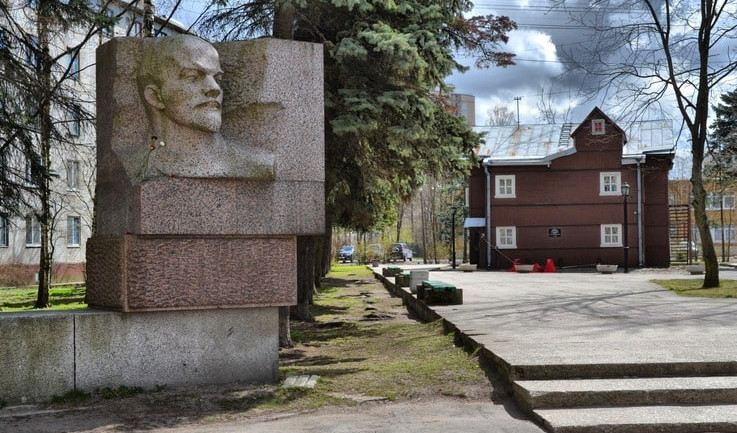Бюст В. И. Ленина – пешеходные экскурсии от 800 рублей