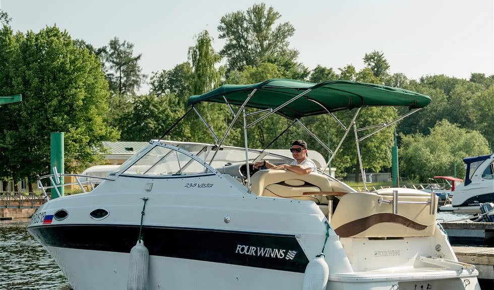Катер Four Winns 238 Vista - Аренда катера в СПб от 6000 рублей
