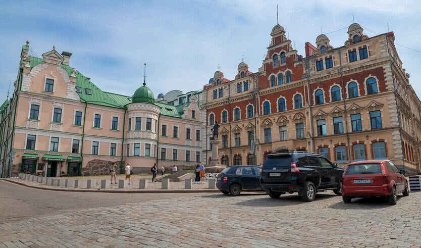 Площадь Старой Ратуши - Индивидуальные экскурсии в Санкт-Петербурге от 4650 рублей