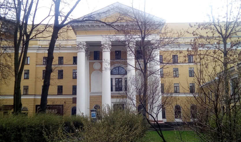 Город-кино: Петербург в кадре (c посещением киностудии «Ленфильм») – автобусные экскурсии для организованных групп от 1700 рублей