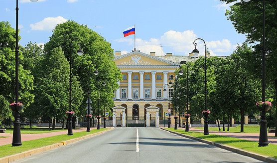 Петербуржцы за партами – автобусные экскурсии от 1800 рублей