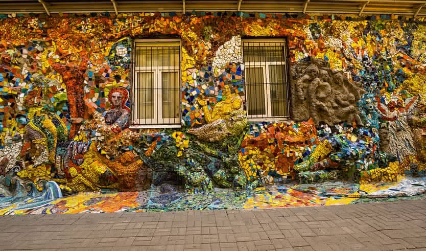 Легендарные дворы Петербурга (От Чернышевской к Мозаичному двору) для школьников – экскурсии и программы для детей от 240 рублей