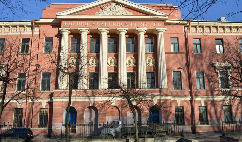 Здание бывшего военного госпиталя – сборные экскурсии для школьников в Санкт-Петербурге от 600 рублей