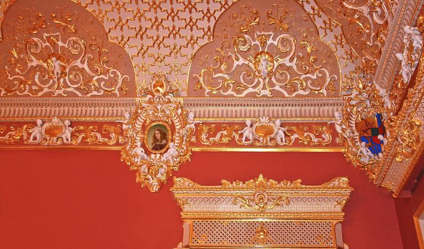 Наискосок от Русского музея (Театр Музыкальной комедии) - экскурсия для групп — Интерьерные