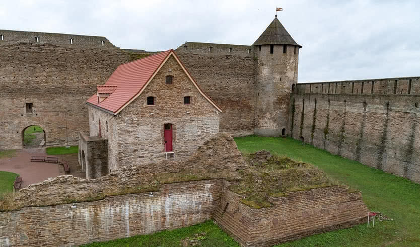 Музей в Ивангородской крепости – туры по Северо-Западу от 1990 рублей