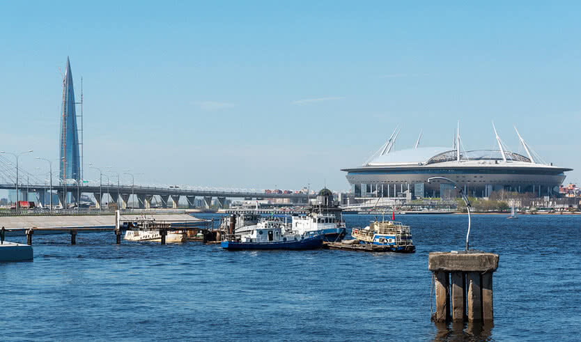 «Санкт Петербург» Арена - футбольный стадион на Крестовском острове и «Лахта-центр» – водные экскурсии по рекам и каналам от 600 рублей