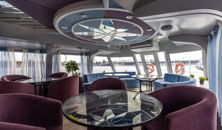VIP-зона – аренда теплохода в СПб от 17000 рублей
