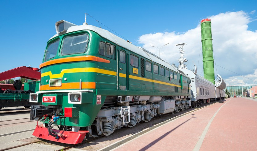 Тепловоз М62 с боевым железнодорожным ракетным комплексом – сборные экскурсии, мастер-классы, квесты для школьников в Санкт-Петербурге от 1200 рублей
