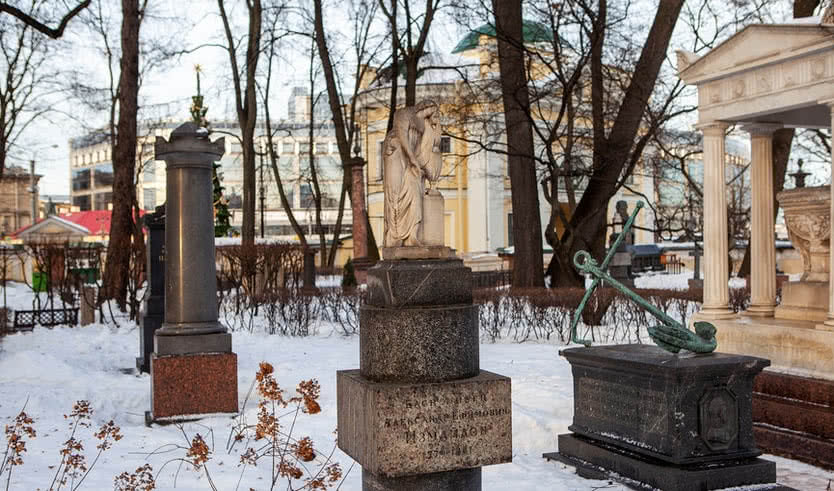 Некрополь Александро-Невской Лавры – интерьерные экскурсии для заказных групп от 530 рублей