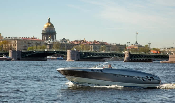 Аренда катера Bayliner 2350 – аренда катера в СПб от 9500 рублей