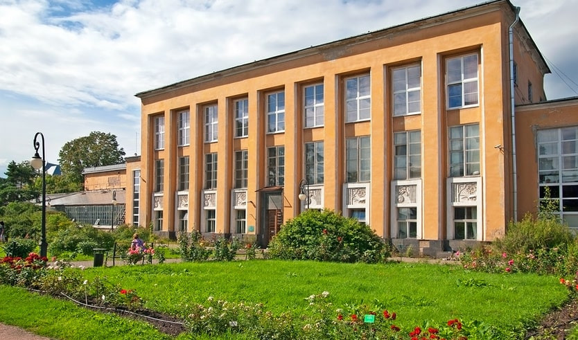 Ботанический сад Петра Великого – пешеходные экскурсии от 1100 рублей«От Петроградки до ЛЭТИ» – пешеходные экскурсии от 1100 рублей