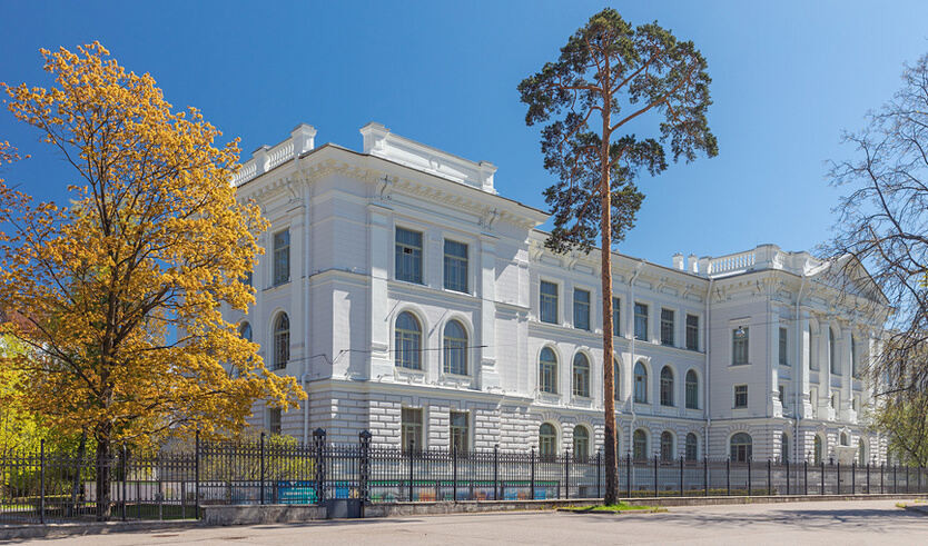 Белоколонный храм науки и культуры (Политехнический университет + музей) — Музеи