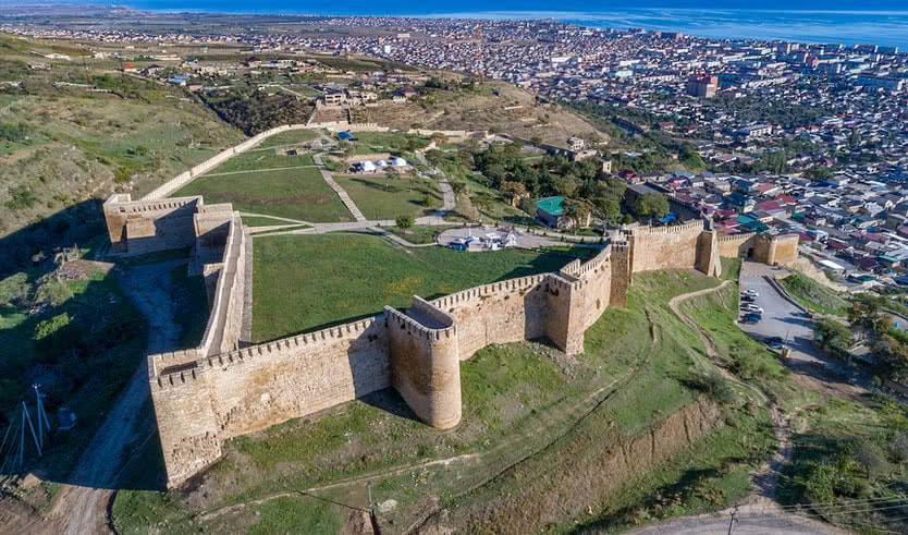 Крепость Нарын-Кала – дагестан от 29900 рублей