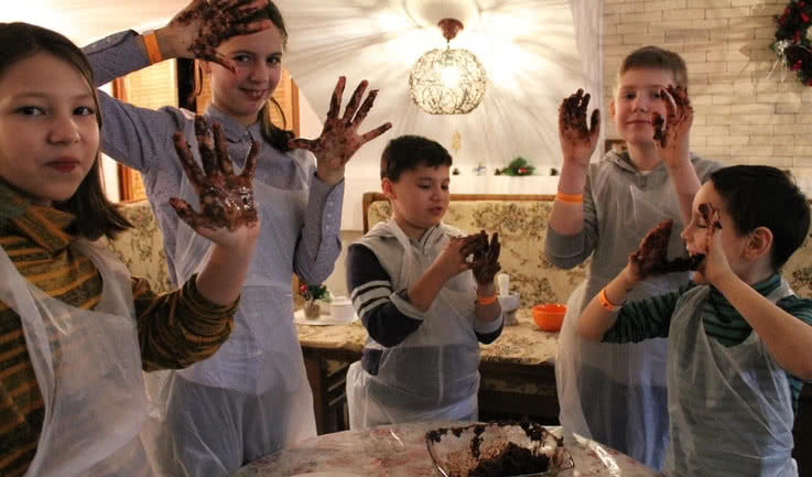 Довольные дети – мастер-классы для школьников от 1500 рублей