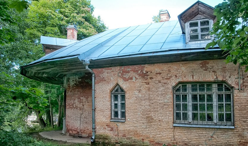 Еще одна прогулка от станции Университет до дачи семьи Бенуа (для групп) – пешеходные экскурсии от 380 рублей