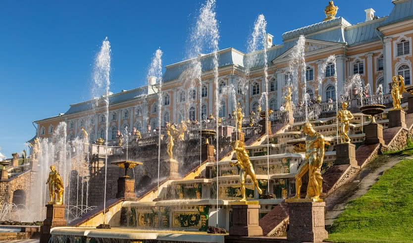 VIP-экскурсия в Петергоф на катере – Индивидуальные (VIP) экскурсии и туры в Санкт-Петербурге от 42700 руб.