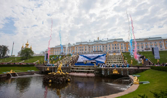 Весенний праздник открытия фонтанов в Петергофе — 2026
