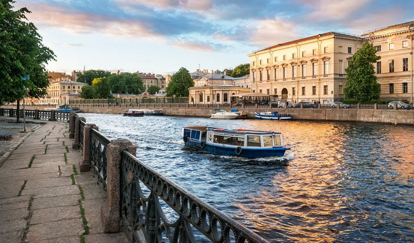 Северная Венеция на катере – водные обзорные от 950 рублей