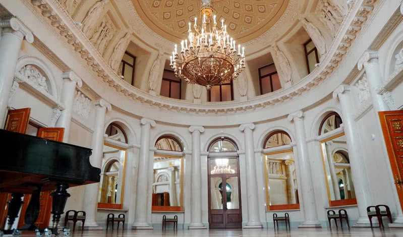 По Елагину острову – пешеходные экскурсии для заказных групп от 290 рублей