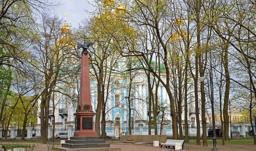 Обелиск морякам – музеи