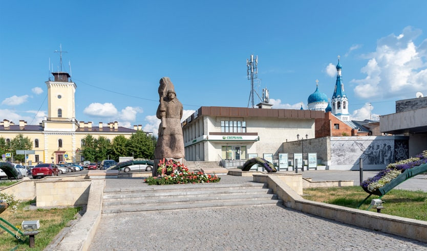 Памятник воинам-освободителям – пешеходные экскурсии от 1400 рублей