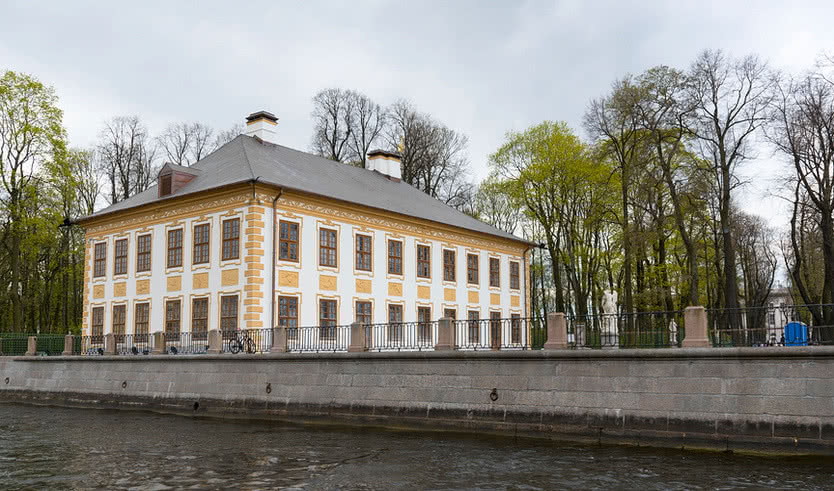 Летний дворец Петра I: экскурсия по Летнему саду и во дворец – Экскурсии дворцы и особняки от 1500 рублей