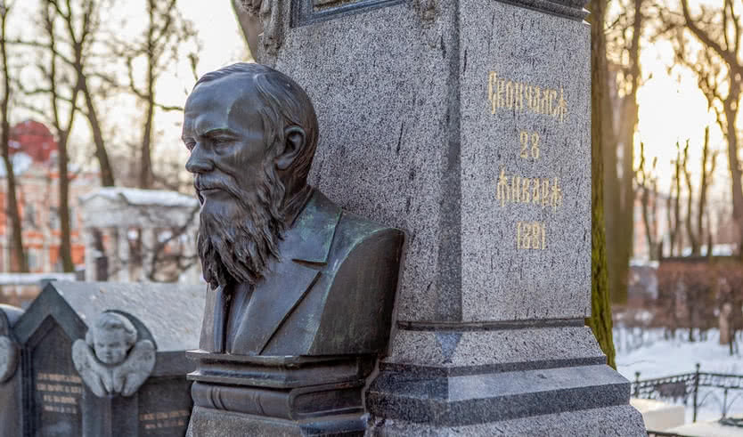 Некрополь Александро-Невской Лавры – интерьерные экскурсии для заказных групп от 530 рублей