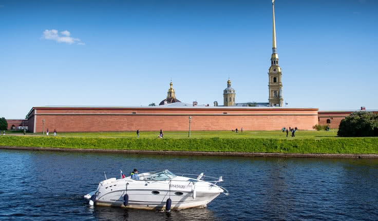 Аренда катера «Мажор» – аренда катера в СПб от 7000 рублей