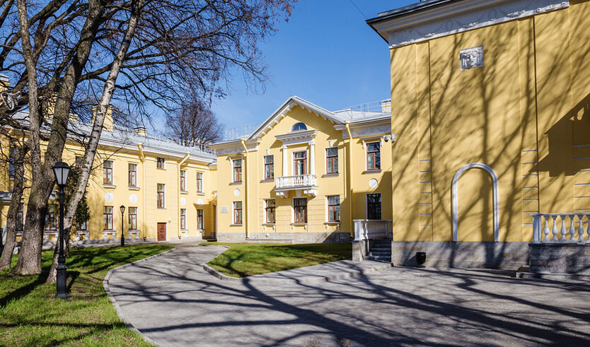 Дом ветеранов сцены — Дворцы и особняки