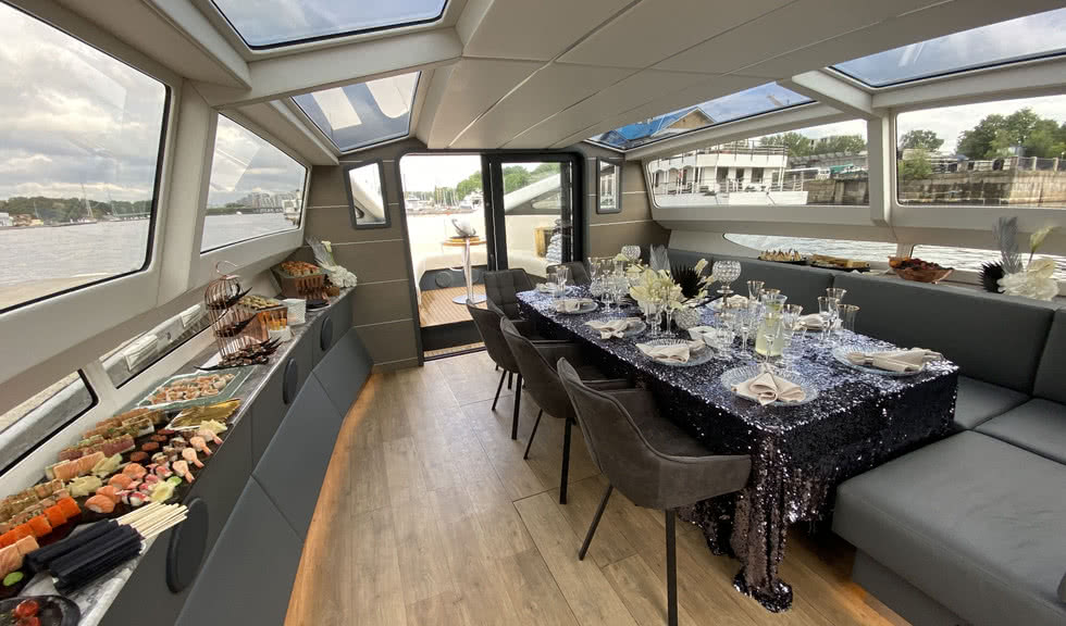 Яхта Амстердам