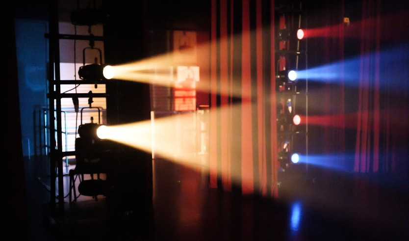 Освещение сцены — Музеи и общественные учреждения от 1300 рублей