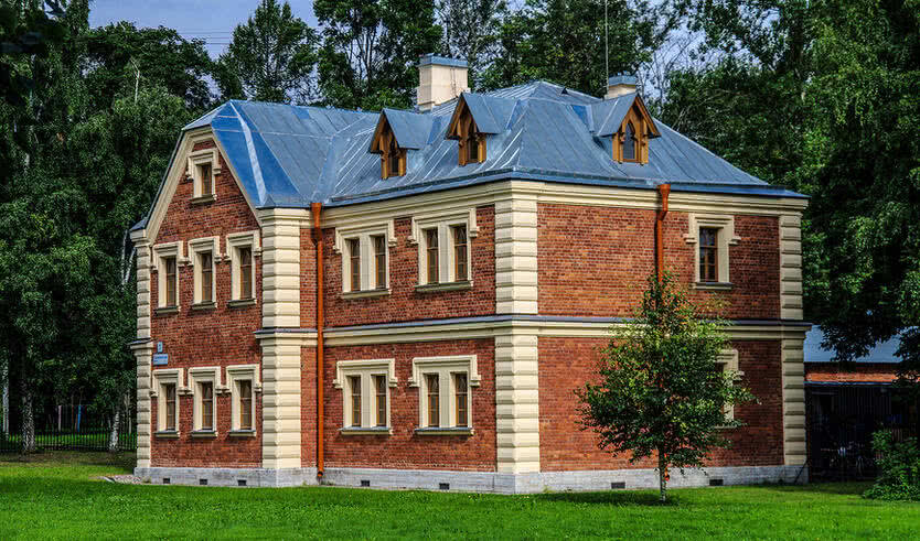 Новый год на Новой ферме (для школьных групп) — Экскурсии для школьников в Санкт-Петербурге от 160 рублей