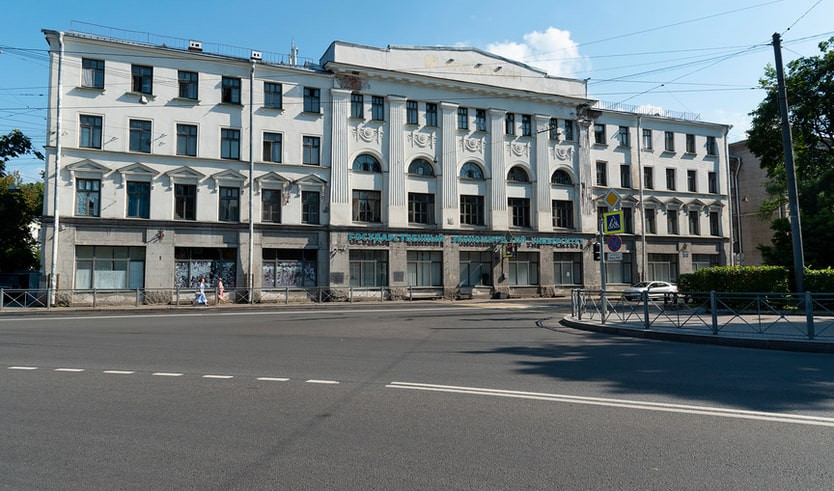 Дом 19-го городского попечительства о бедных – пешеходные экскурсии от 1150 рублей