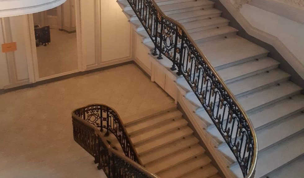 Парадная лестница – дворцы и особняки от 1260 рублей