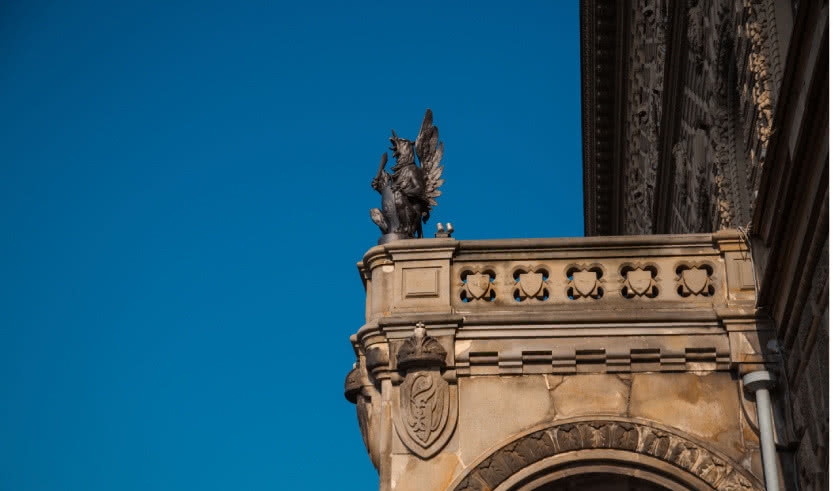 Владимирский дворец – выпускные вечера для 11 класса от 9300 рублей