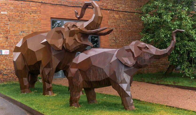 Полигональные скульптуры слонов – пешеходные экскурсии от 1100 рублей