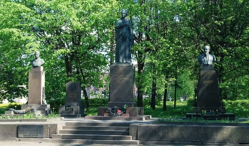 Некрополь Литераторские мостки – пешеходные экскурсии для заказных групп от 290 рублей