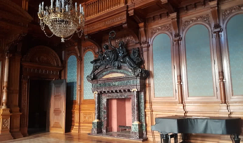 Камин в Особняке Половцова – дворцы и особняки от 2000 рублей 
